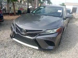 Toyota Camry 2018 Gray
