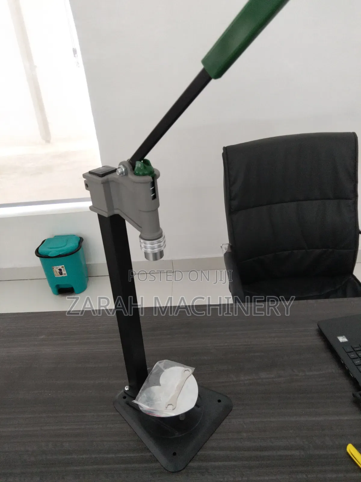 Perfume Capping Machine
Bottle Capping Machine