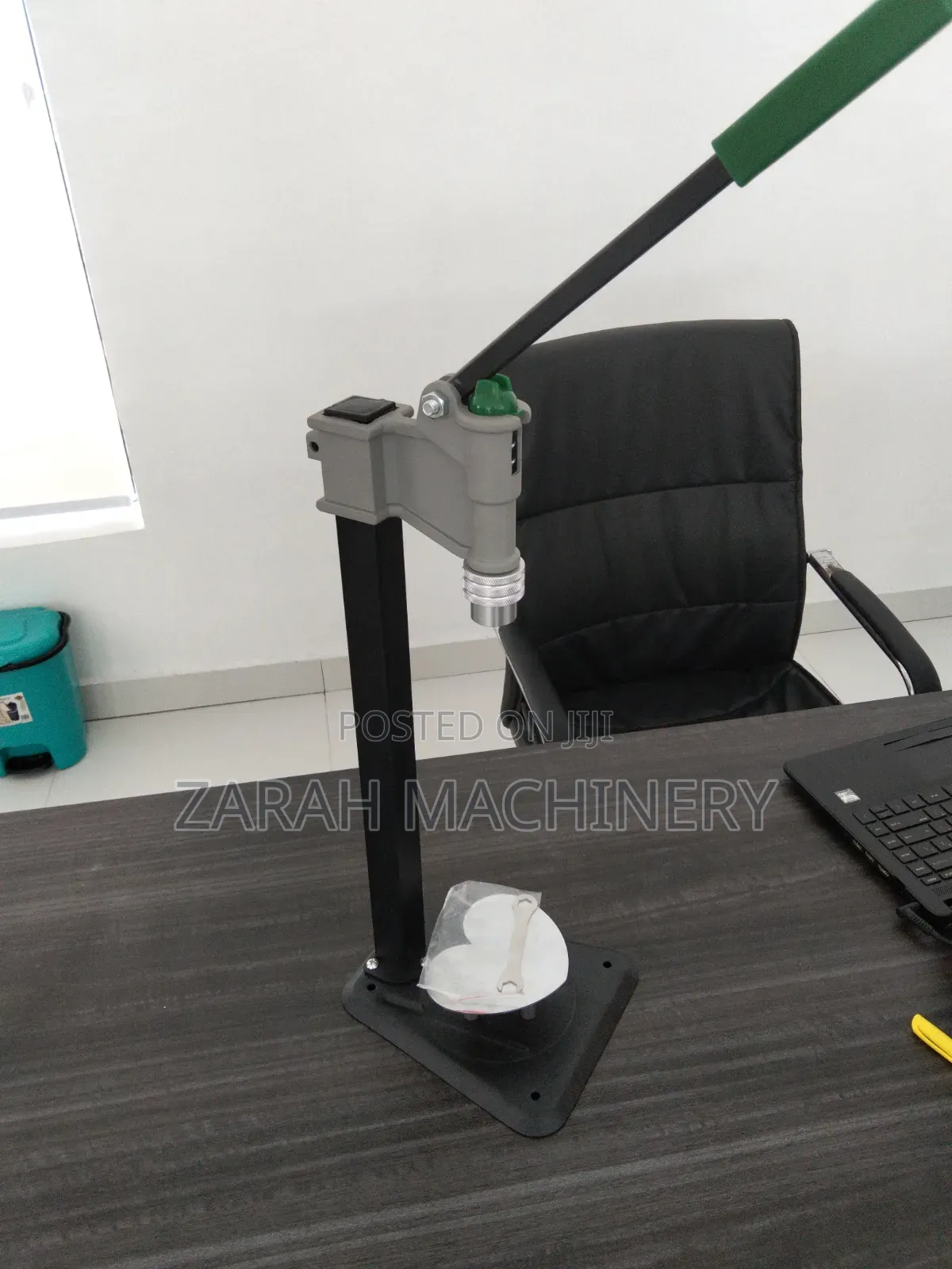 Perfume Capping Machine
Bottle Capping Machine