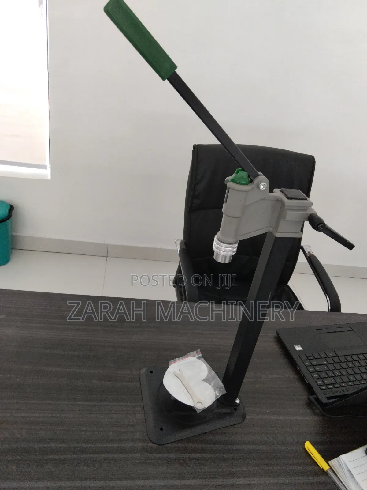Perfume Capping Machine
Bottle Capping Machine