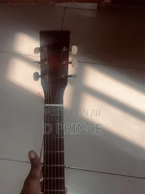 Acoustic Guitar 6-strings