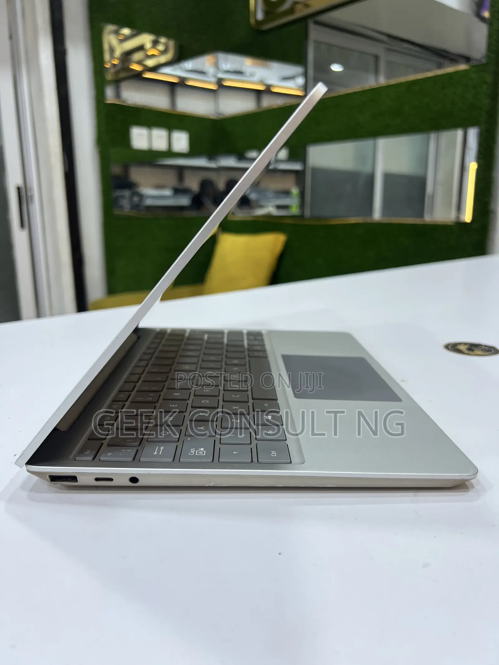 Laptop Microsoft Surface Go 16GB Intel Core i5 SSD 256GB