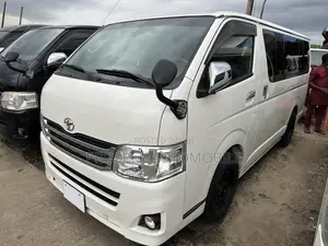 Toyota HiAce 2013 White