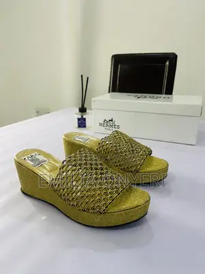 Ladies’ Shoe