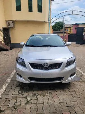Toyota Corolla 2010 Silver