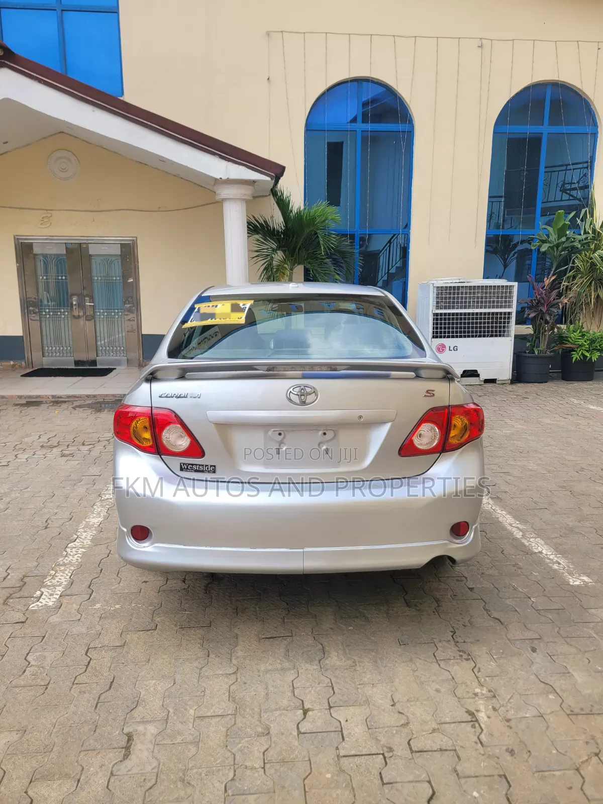 Toyota Corolla 2010 Silver