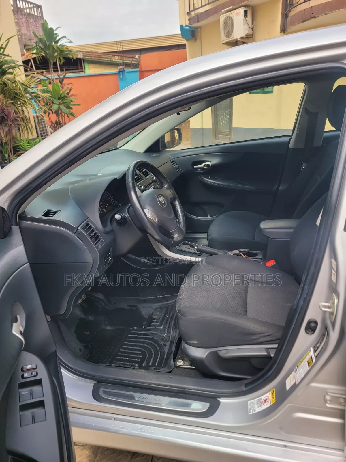 Toyota Corolla 2010 Silver