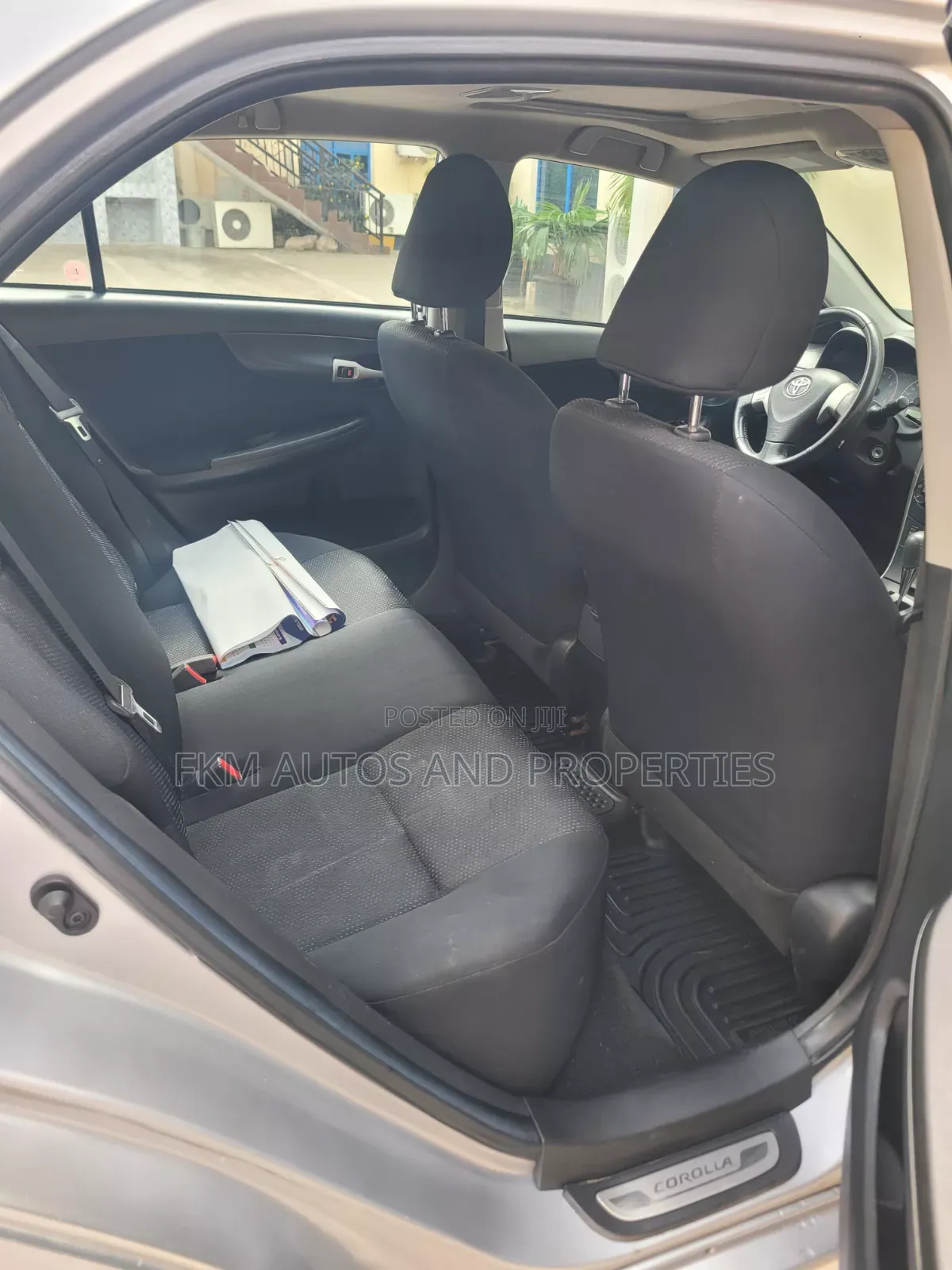 Toyota Corolla 2010 Silver