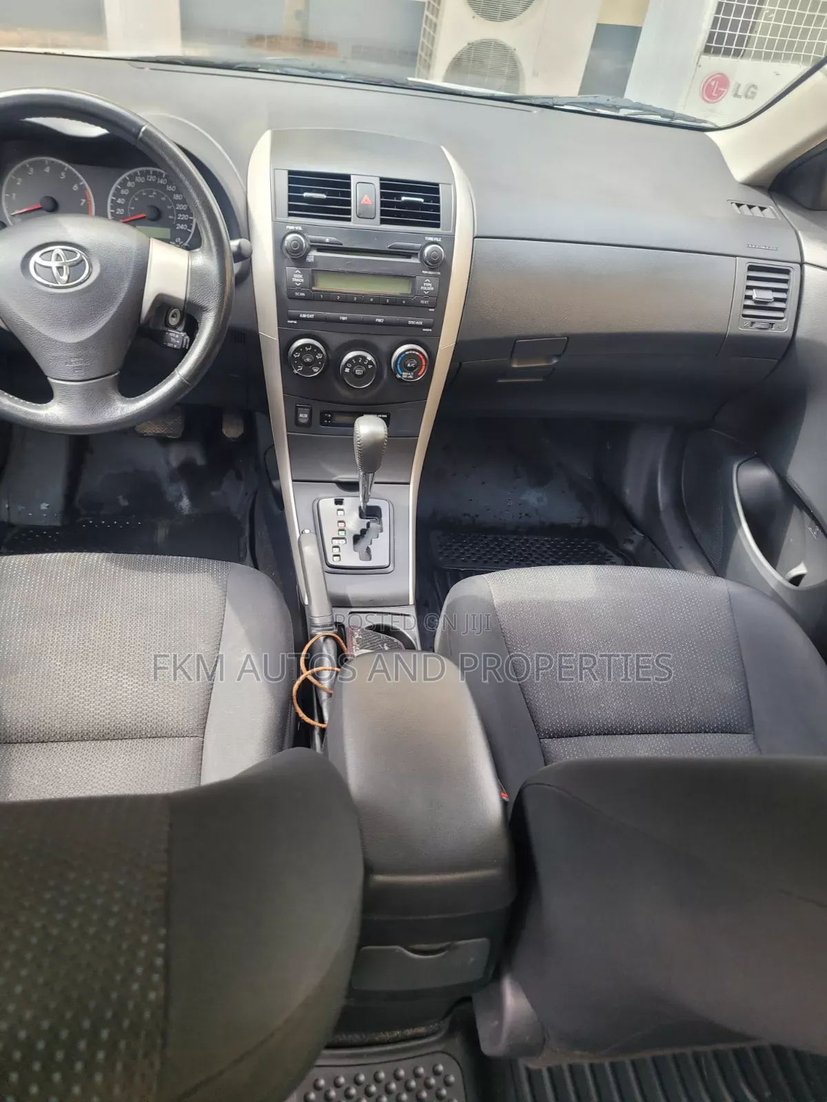 Toyota Corolla 2010 Silver