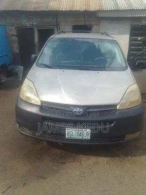 Toyota Sienna 2005 Silver