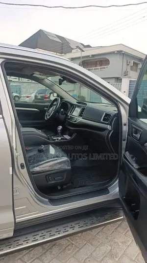 Toyota Highlander 2018 Silver