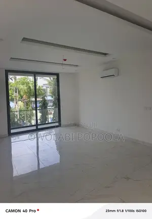 3bdrm Block of Flats in Lekki Phase 1 for rent