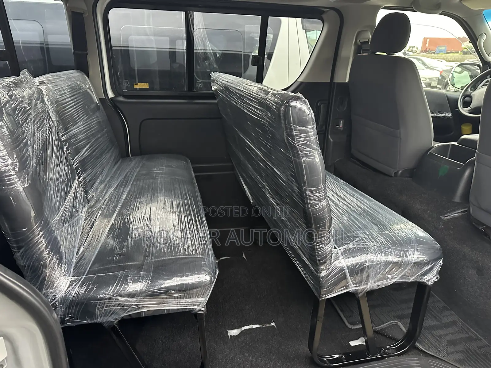 Toyota HiAce 2013 White