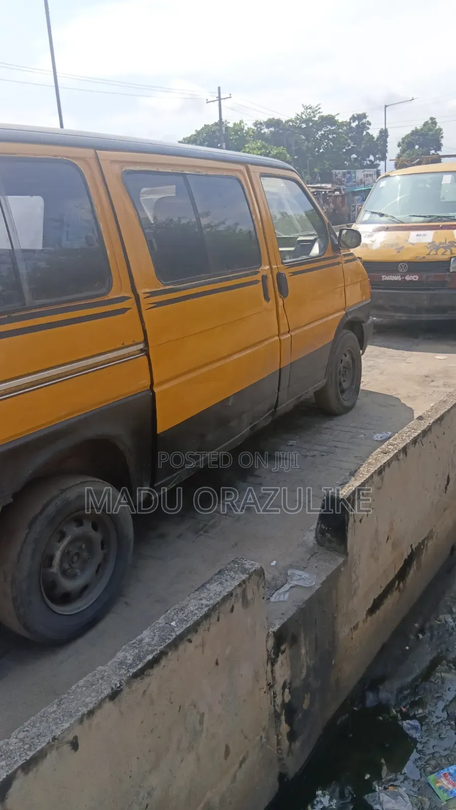 Volkswagen Transporter 2005 Yellow