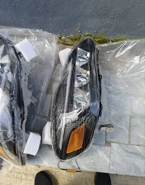 Headlight Corolla 05 Led Available