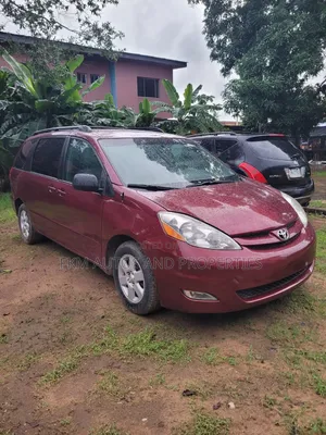Toyota Sienna 2009 Burgundy