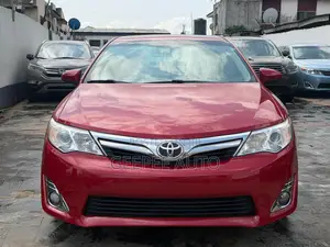 Toyota Camry XLE V6 4dr Sedan (3.5L 6cyl 6A) 2013 Red