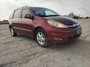 Toyota Sienna 2006 Red