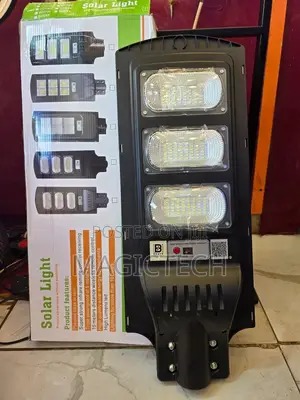 Suntrick 200w Solar Street Light