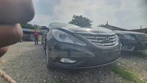 Hyundai Sonata GLS Sedan FWD (2.4L 4cyl 6M) 2011 Black