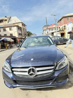 Mercedes-Benz C300 2016 Blue