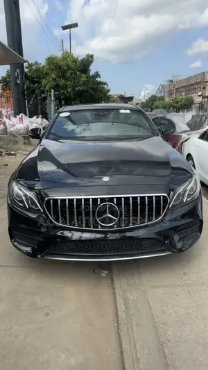 Mercedes-Benz E300 2016 Black