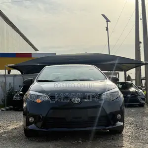 Toyota Corolla 2015 Black