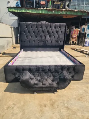 High Quality 6by6 Black Coloured Bed.