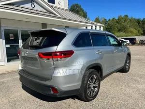 Toyota Highlander 2018 Silver