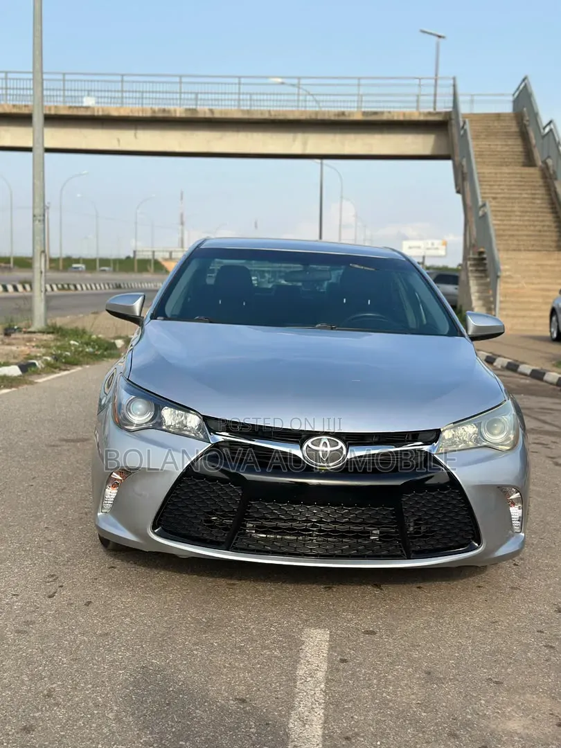Toyota Camry 2015 Silver