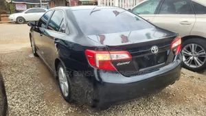 Toyota Camry SE 4dr Sedan (2.5L 4cyl 6A) 2014 Gray