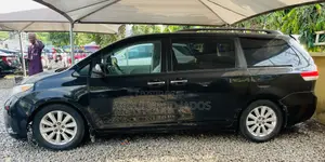 Toyota Sienna 2013 Black