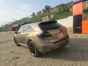 Toyota Venza 2010 Gold
