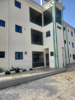 2bdrm Block of Flats in In An Estate, Karu for rent
