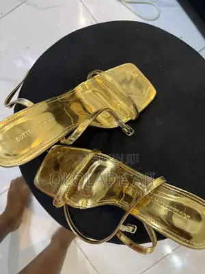 Gold Sandal Heels Size 39