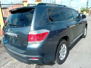 Toyota Highlander 2011 Blue