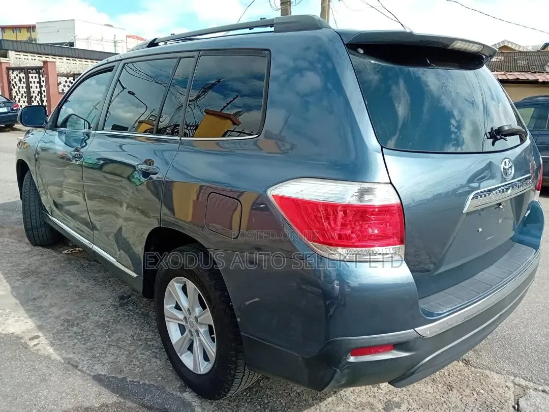 Toyota Highlander 2011 Blue