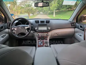 Toyota Highlander 2012 Silver