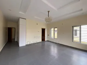 5bdrm Duplex in Ikota for rent
