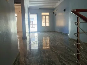 4bdrm Duplex in Chevron for rent