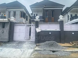5bdrm Duplex in Chevron for rent