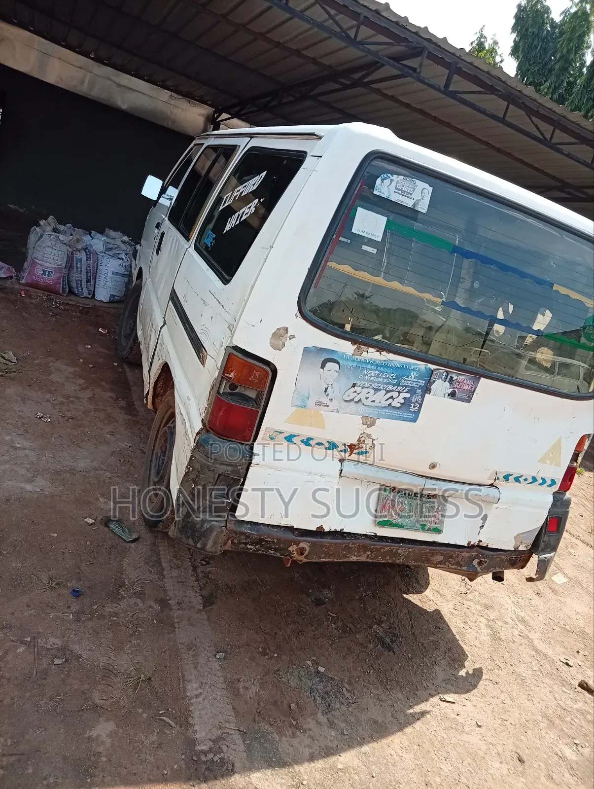 Mitsubishi L300 2000 White