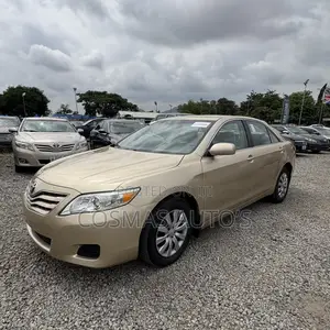 Toyota Camry 2009 Gold