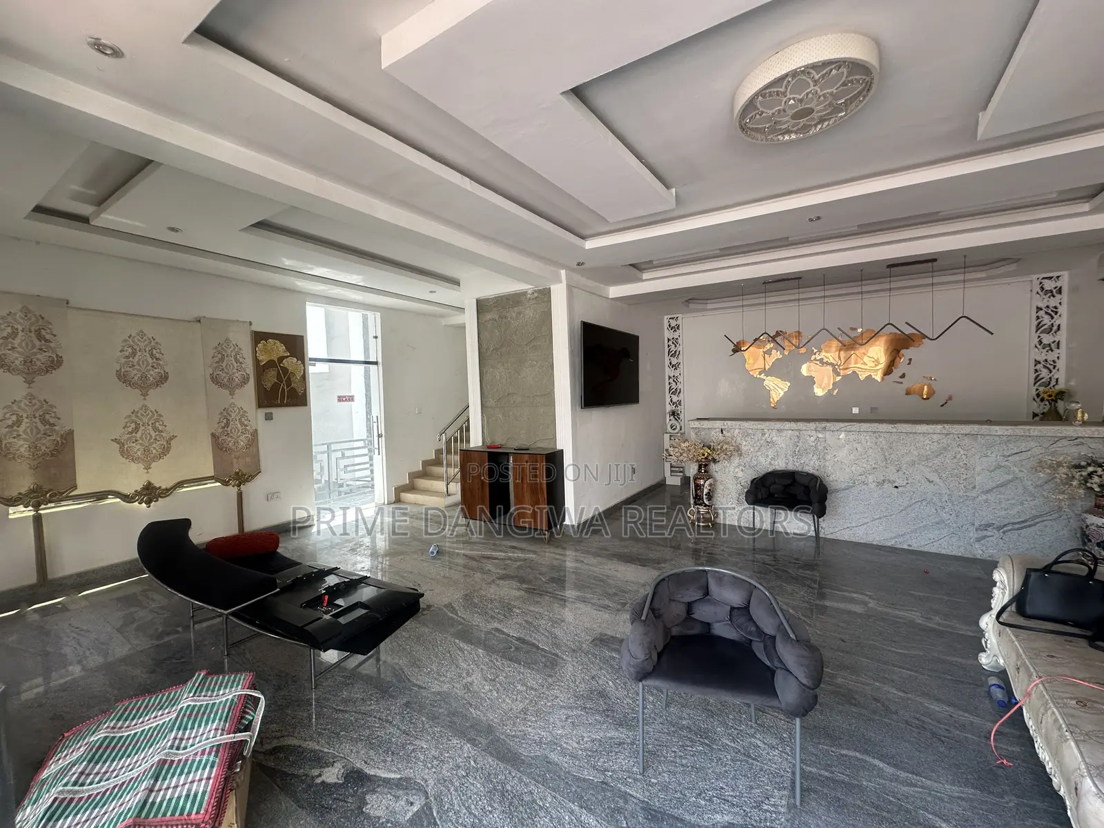 Lounge/Office Space