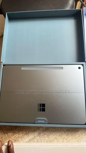 Microsoft Surface Pro Copilot+ PC 12 16GB Intel Core i7 SSD 256GB