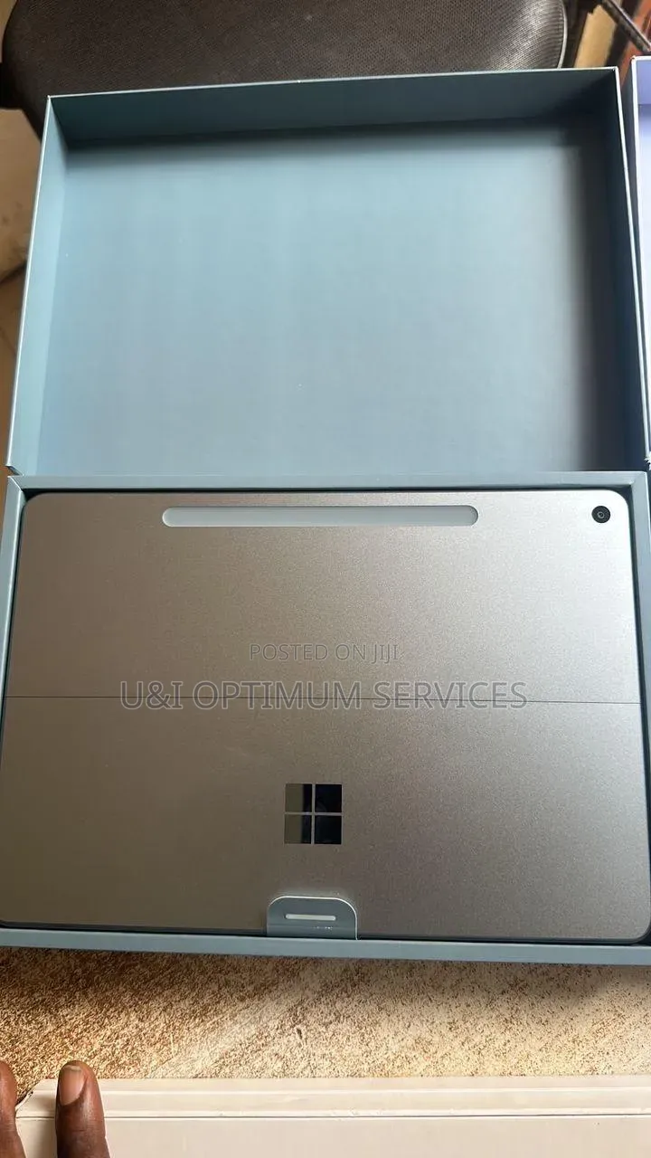 Microsoft Surface Pro Copilot+ PC 12 16GB Intel Core i7 SSD 256GB