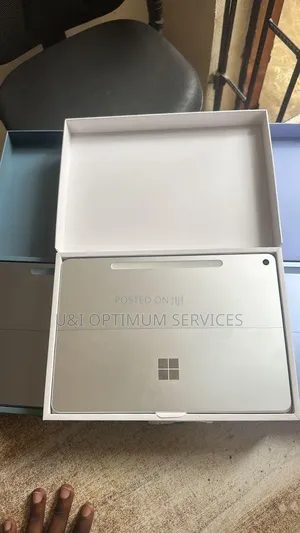 Microsoft Surface Pro Copilot+ PC 12 16GB Intel Core i7 SSD 256GB