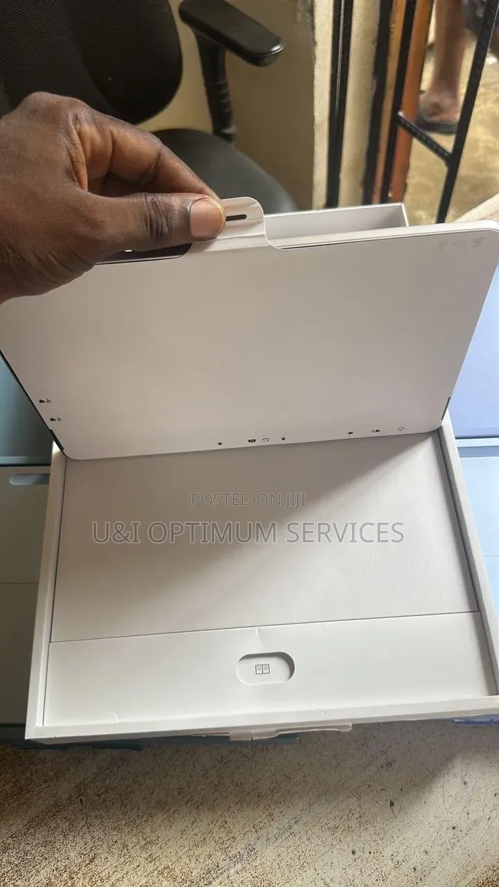 Microsoft Surface Pro Copilot+ PC 12 16GB Intel Core i7 SSD 256GB