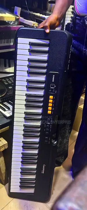 Casio Casiotone Ct-S100 Electronic Keyboard
