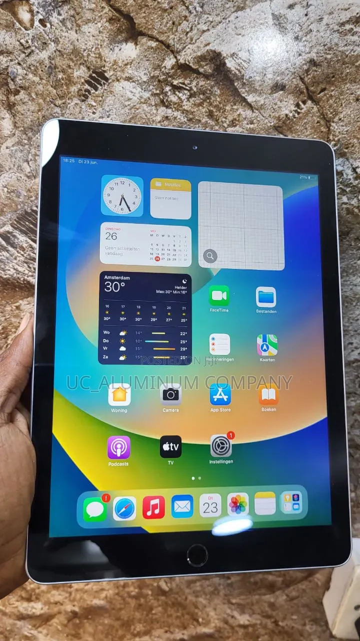 Apple iPad 5 (2022) 128 GB Gray